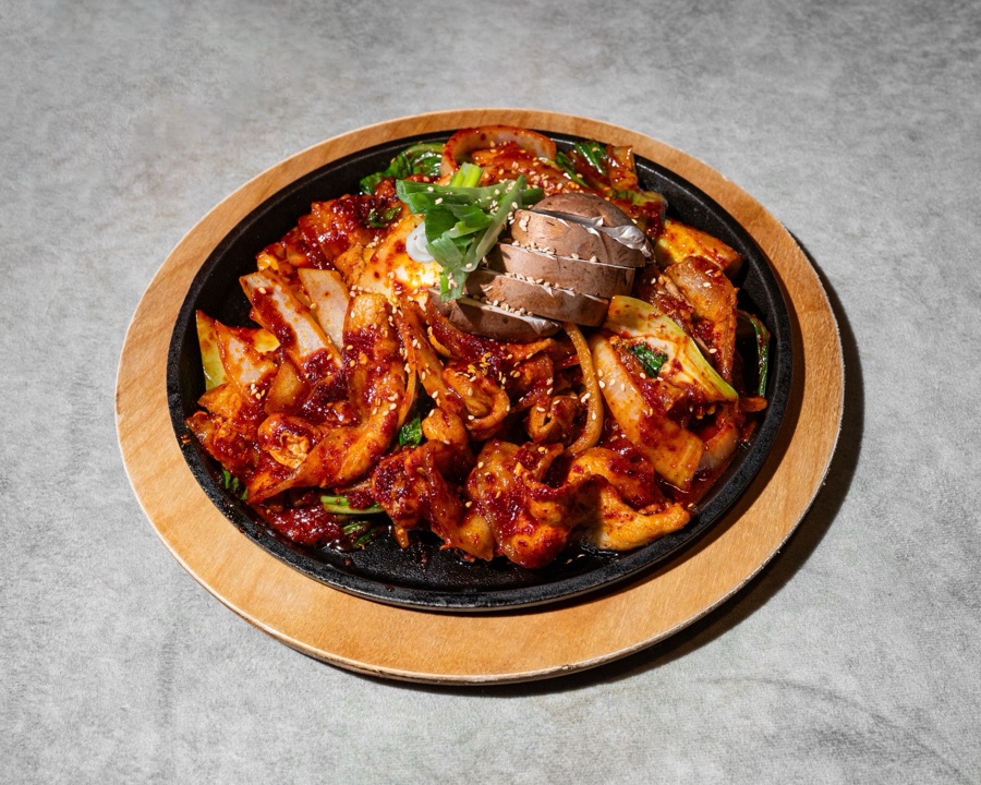 직화제육 볶음 Grilled Spicy Pork Bulgogi