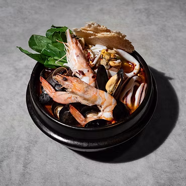 뚝배기 누룽지 짬뽕탕 Spicy Seafood Hot Pot