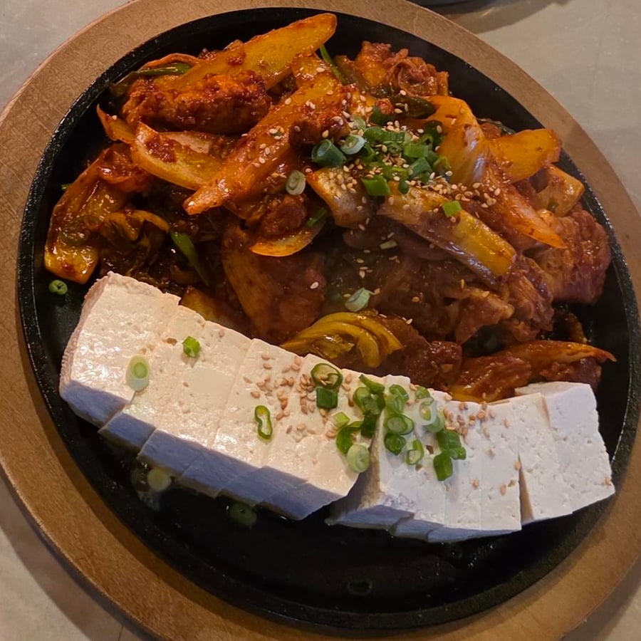 두부김치 볶음 Tofu with Stir-Fried Kimchi